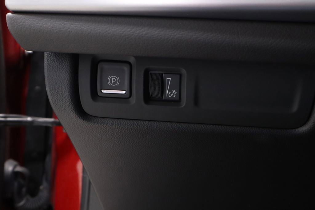 Used 2024 Cadillac XT4 Premium Luxury image 29