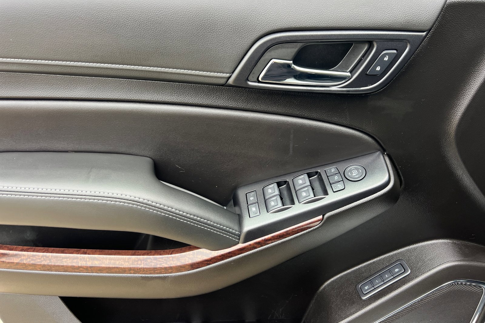 Used 2019 GMC Yukon XL SLT image 12