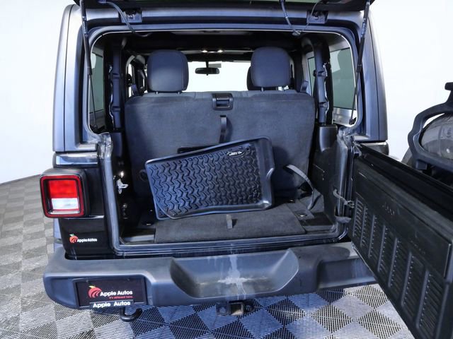 Used 2022 Jeep Wrangler Sport image 9