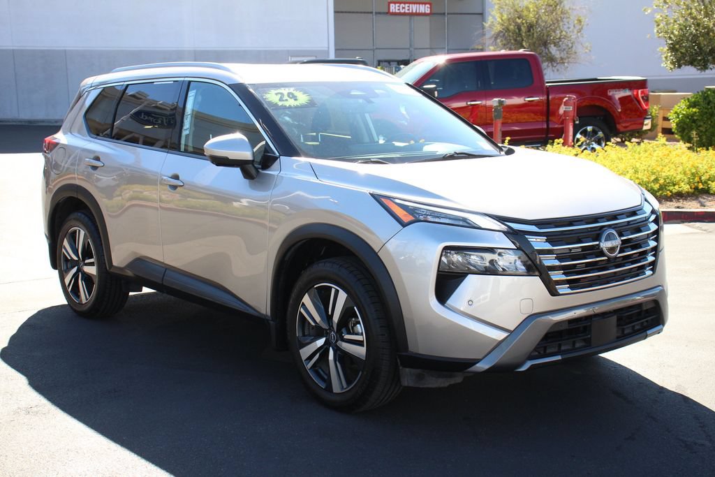 Used 2024 Nissan Rogue SL AWD/4WD image 11