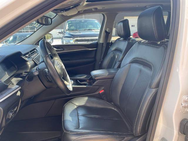 Used 2022 Jeep Grand Cherokee L Limited AWD/4WD image 16