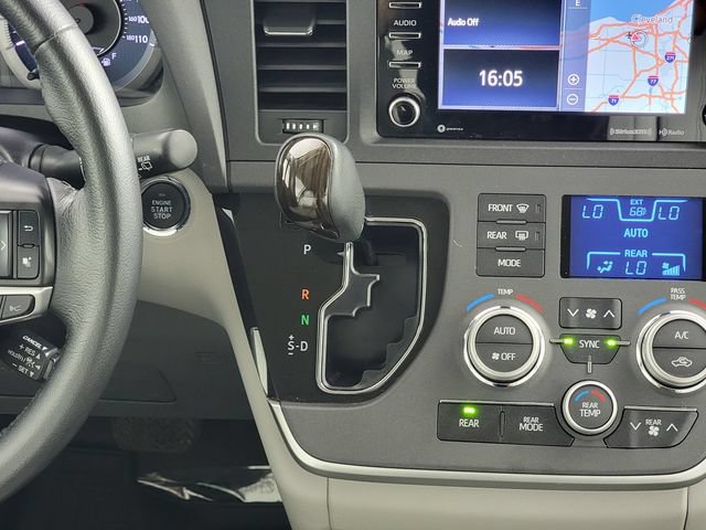 Used 2020 Toyota Sienna XLE w/ XLE Navigation Package AWD/4WD image 23