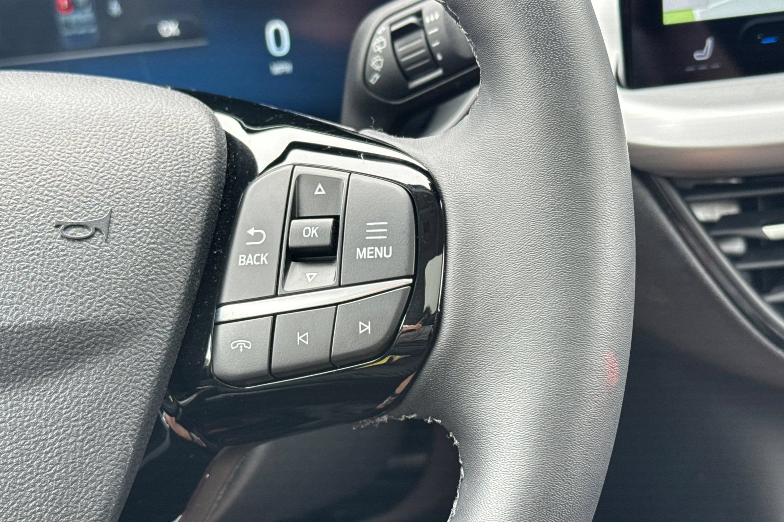 Certified 2023 Ford Escape Platinum FWD image 25