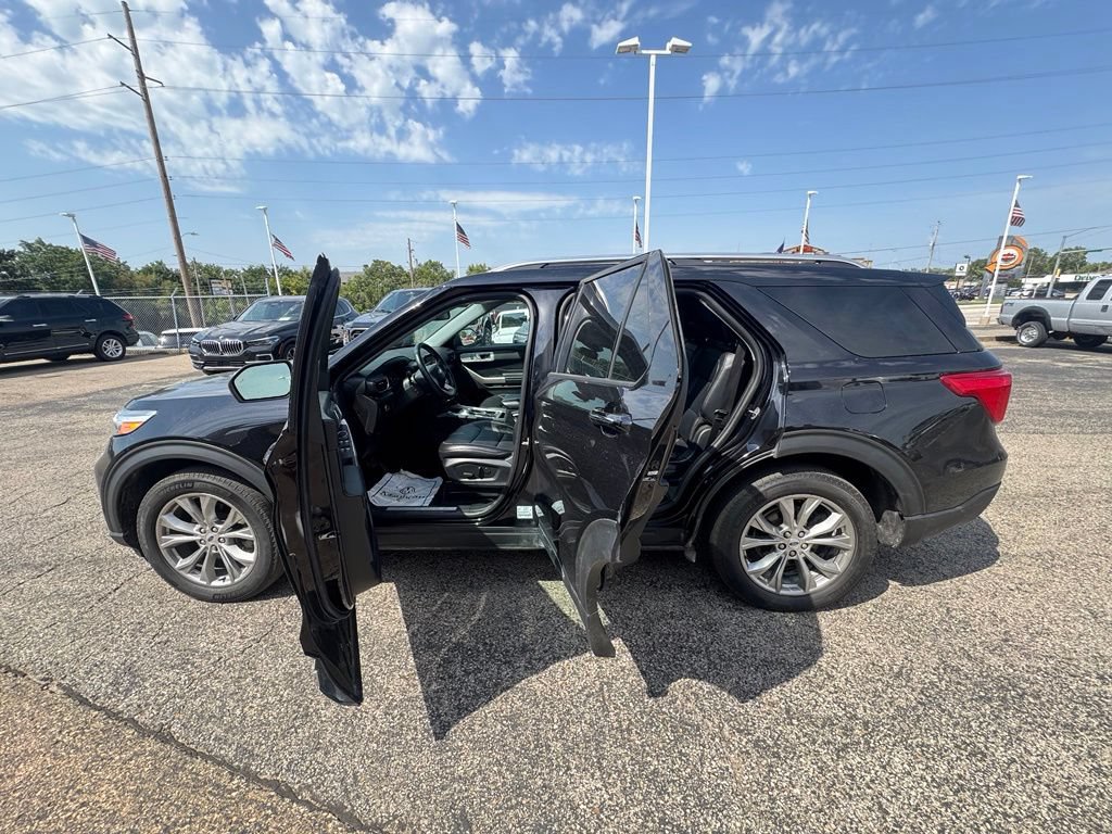 Certified 2023 Ford Explorer Limited w/ Equipment Group 301A AWD/4WD image 4