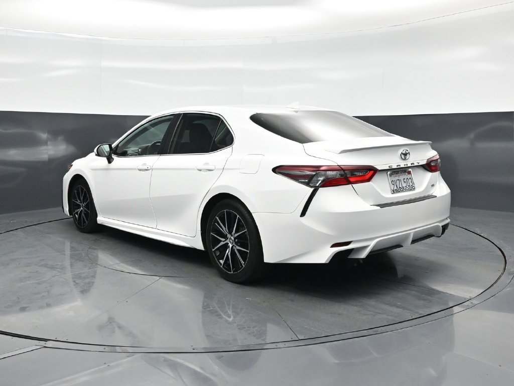 Used 2023 Toyota Camry SE w/ Cold Weather Package FWD image 6
