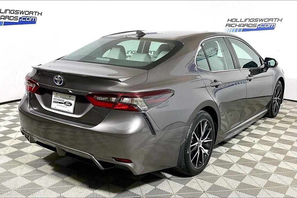 Used 2024 Toyota Camry SE w/ Audio Upgrade Package FWD image 9