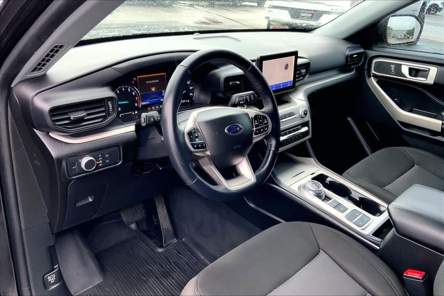 Certified 2022 Ford Explorer XLT RWD image 16