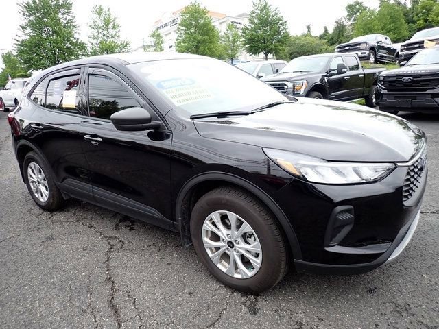 Certified 2025 Ford Escape Active w/ Tech Pack #1 AWD/4WD image 11