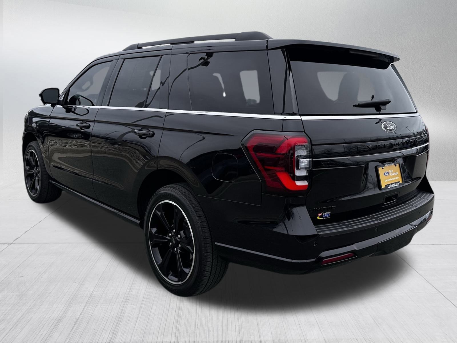 Certified 2023 Ford Expedition Limited image 3