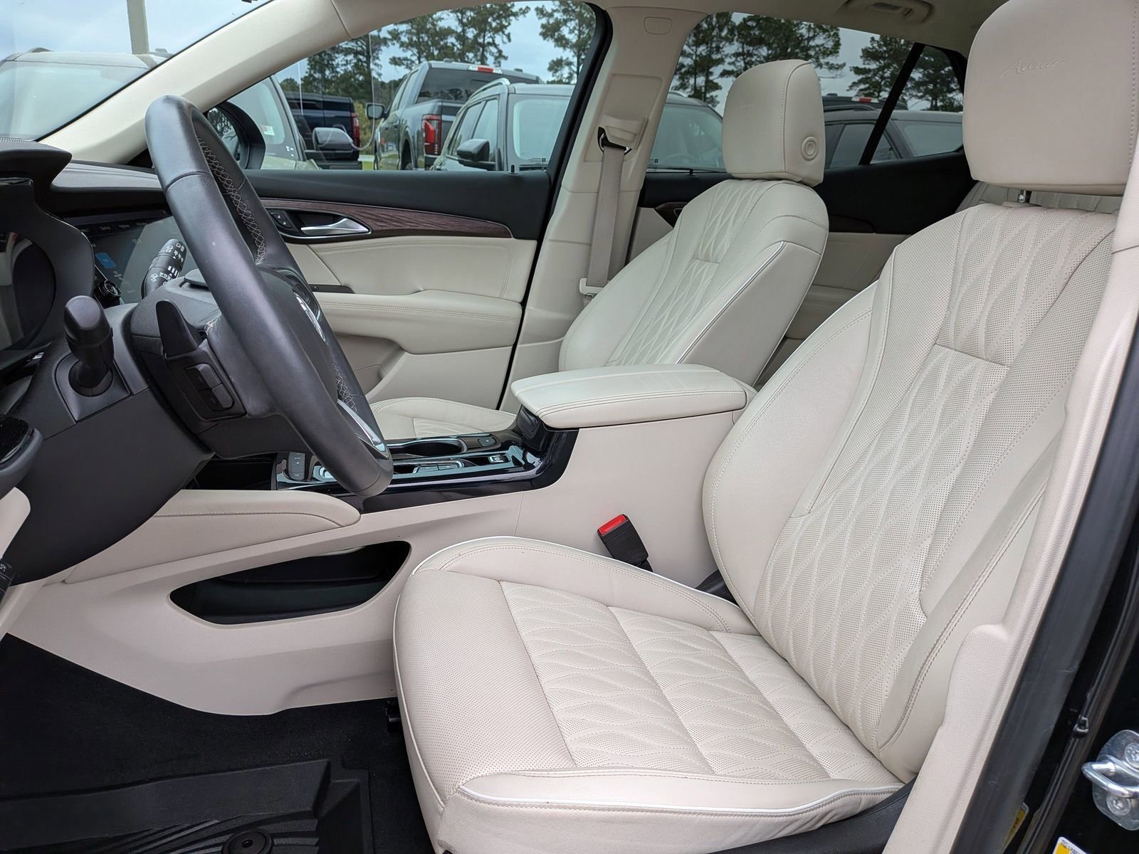 Used 2021 Buick Envision Avenir w/ Technology Package II image 11