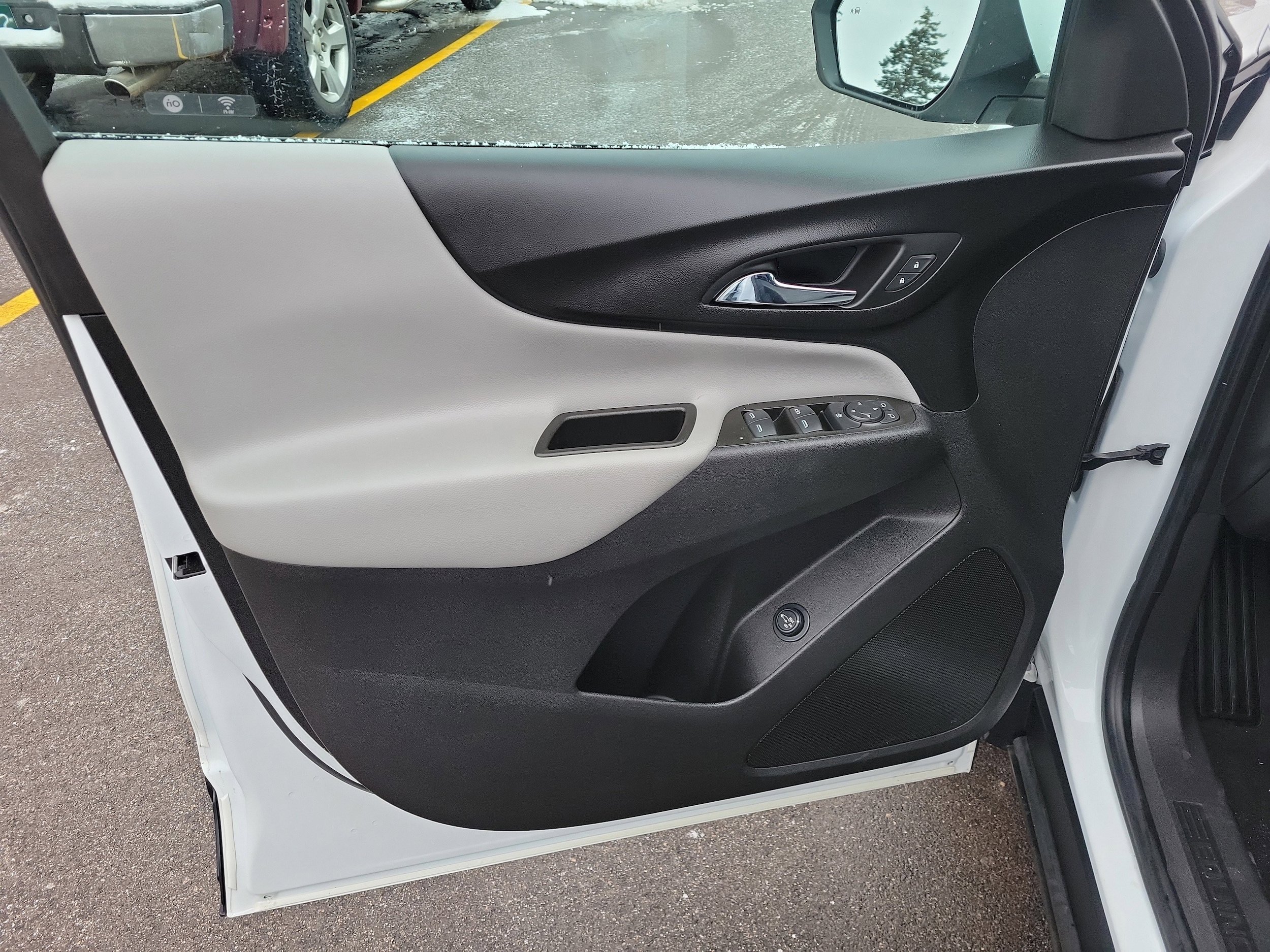 Used 2022 Chevrolet Equinox LT FWD image 16