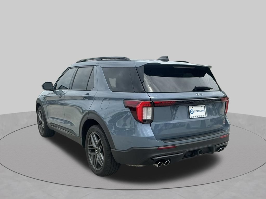 Certified 2025 Ford Explorer ST RWD image 9