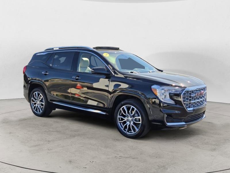 Used 2023 GMC Terrain Denali w/ Denali Premium Package image 7