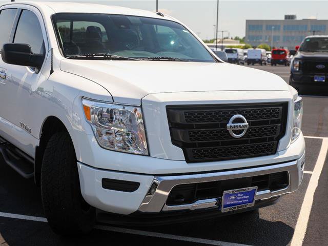 Used 2021 Nissan Titan SV AWD/4WD image 5