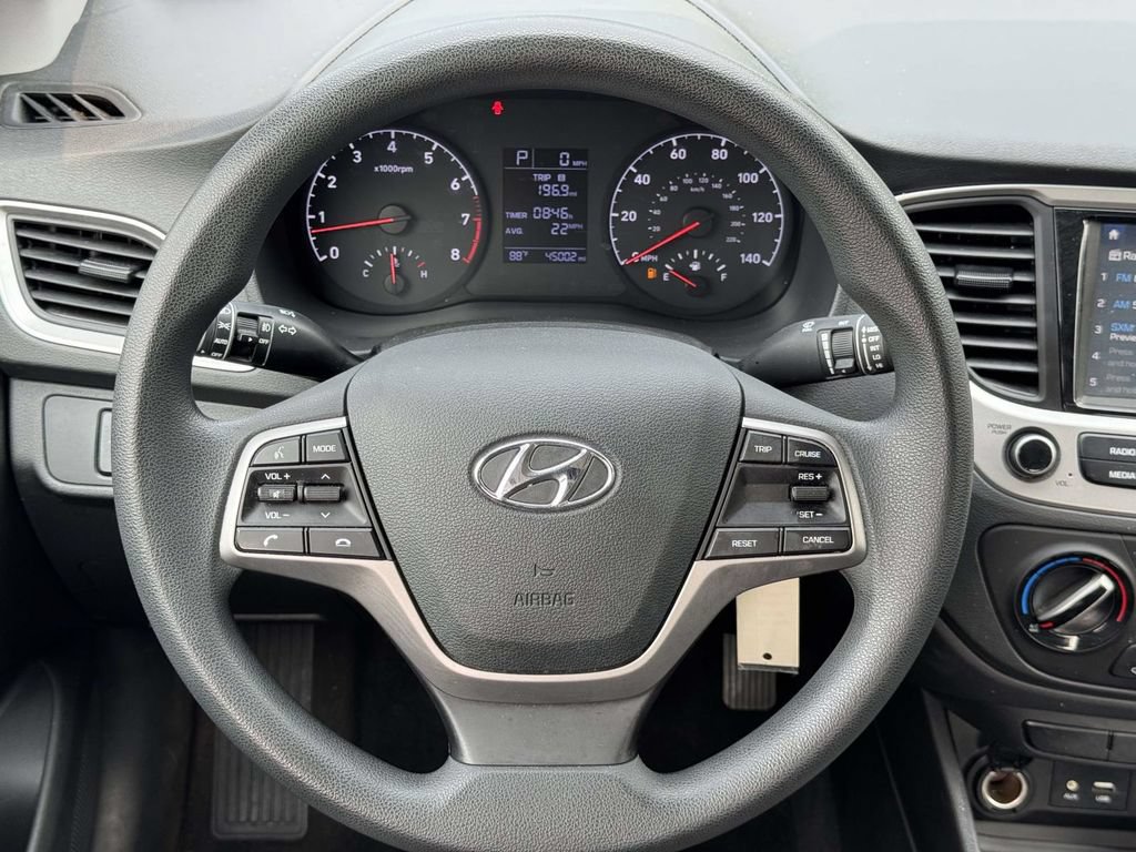 Used 2022 Hyundai Accent SEL FWD image 11