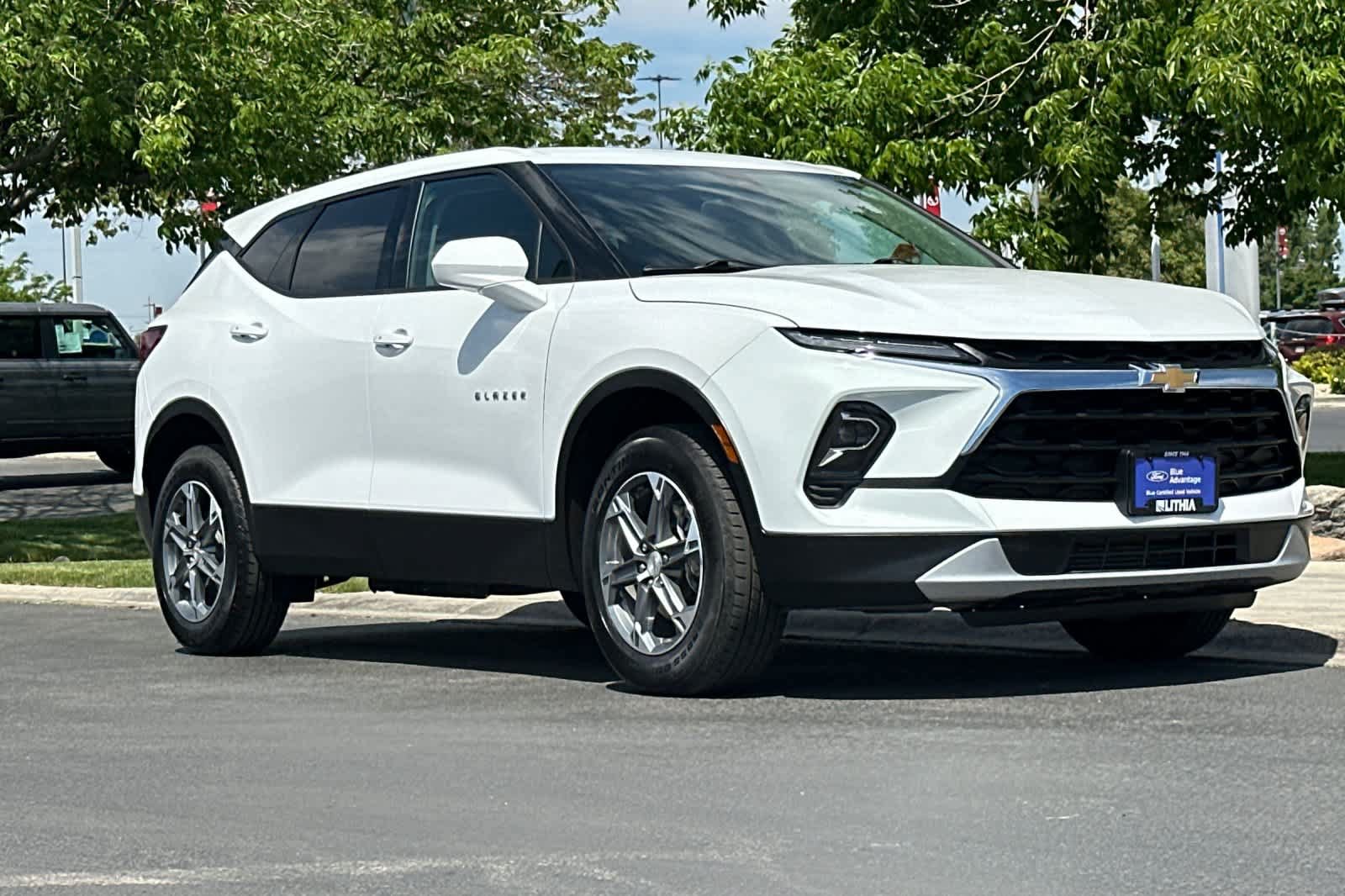 Used 2025 Chevrolet Blazer LT AWD/4WD image 9