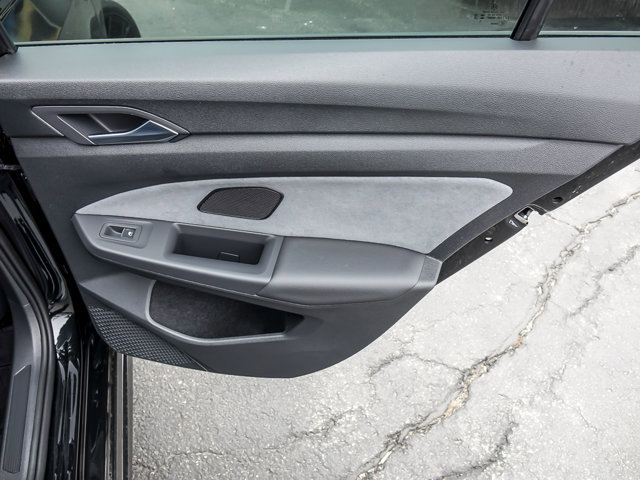 Used 2025 Volkswagen Golf R 2.0T image 24