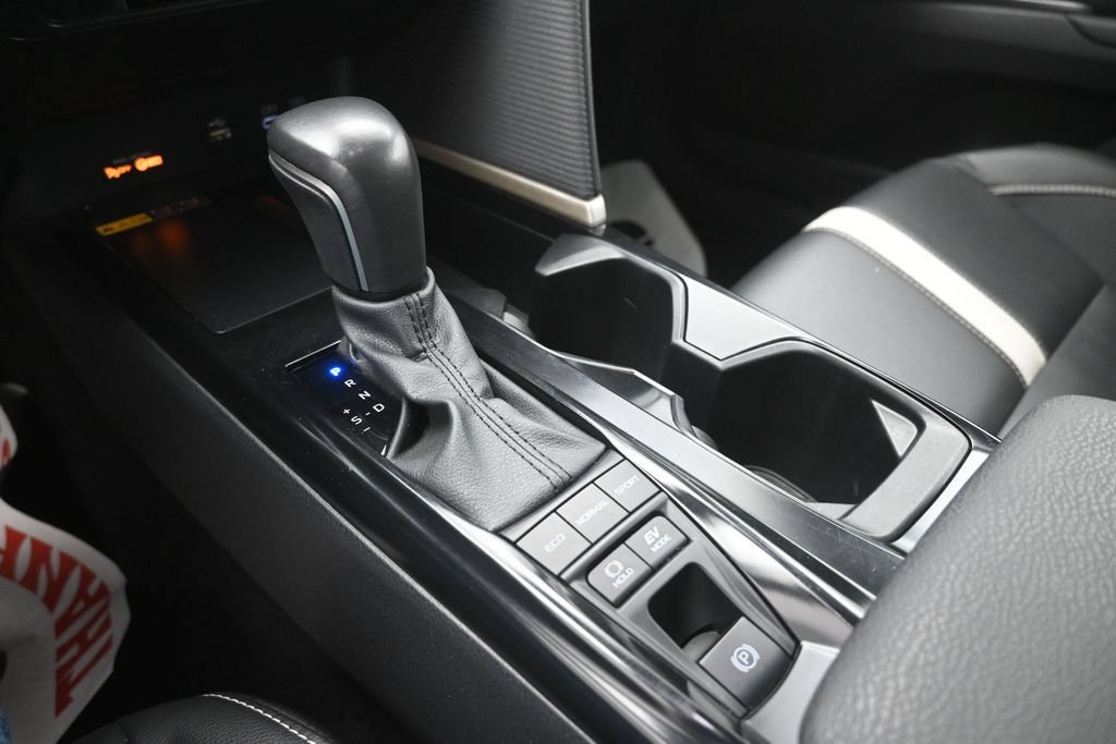 Used 2025 Toyota Camry SE FWD image 29