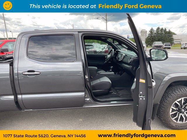 Used 2022 Toyota Tacoma TRD Sport AWD/4WD image 42