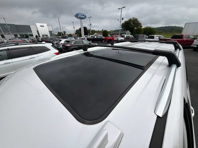 Used 2023 GMC Yukon XL Denali Ultimate AWD/4WD image 11