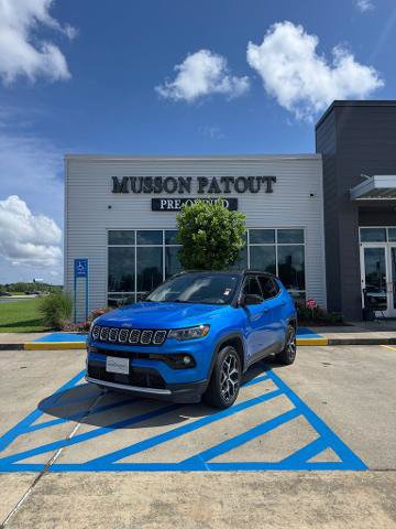 Used 2025 Jeep Compass Limited AWD/4WD image 2