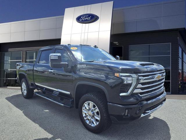 Used 2024 Chevrolet Silverado 2500 High Country w/ High Country Premium Package AWD/4WD image 1
