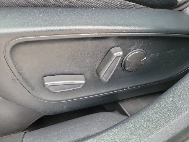 Certified 2020 Ford Escape Titanium AWD/4WD image 22