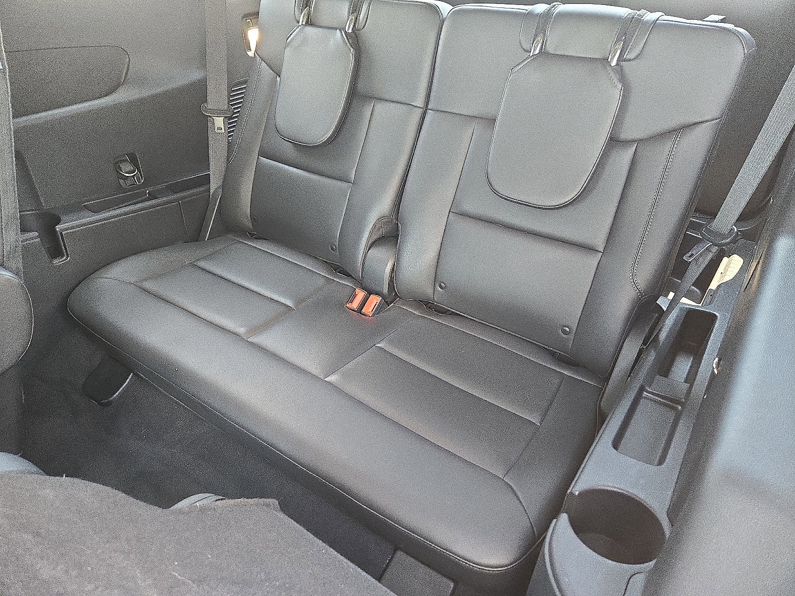 Certified 2022 Ford Explorer XLT w/ Equipment Group 202A image 15