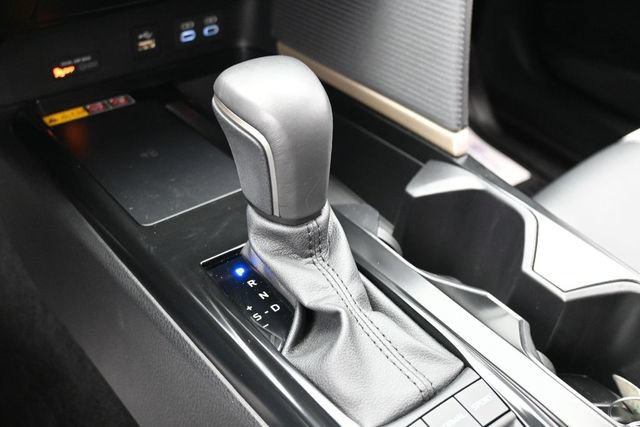 Used 2025 Toyota Camry SE FWD image 24