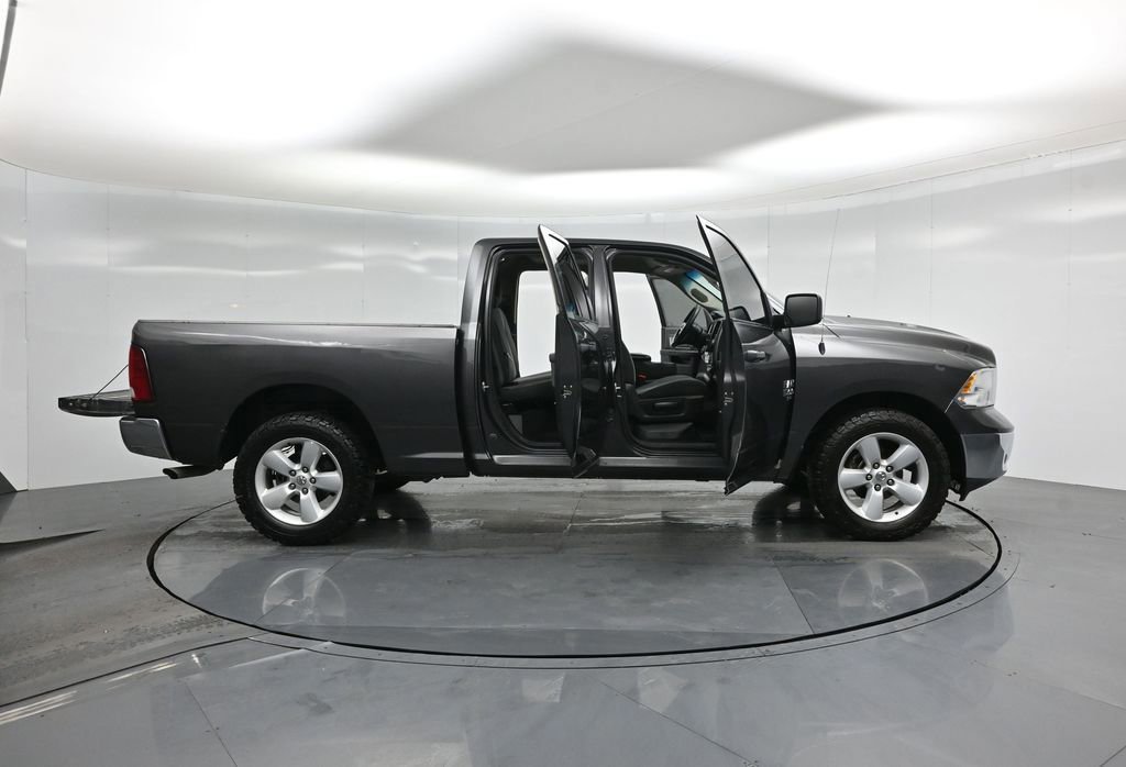 Used 2024 RAM 1500 Classic SLT image 34