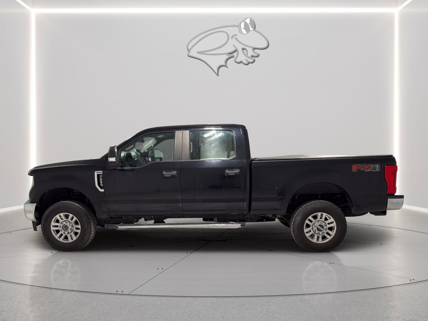 Certified 2018 Ford F250 XL w/ STX Appearance Package image 3