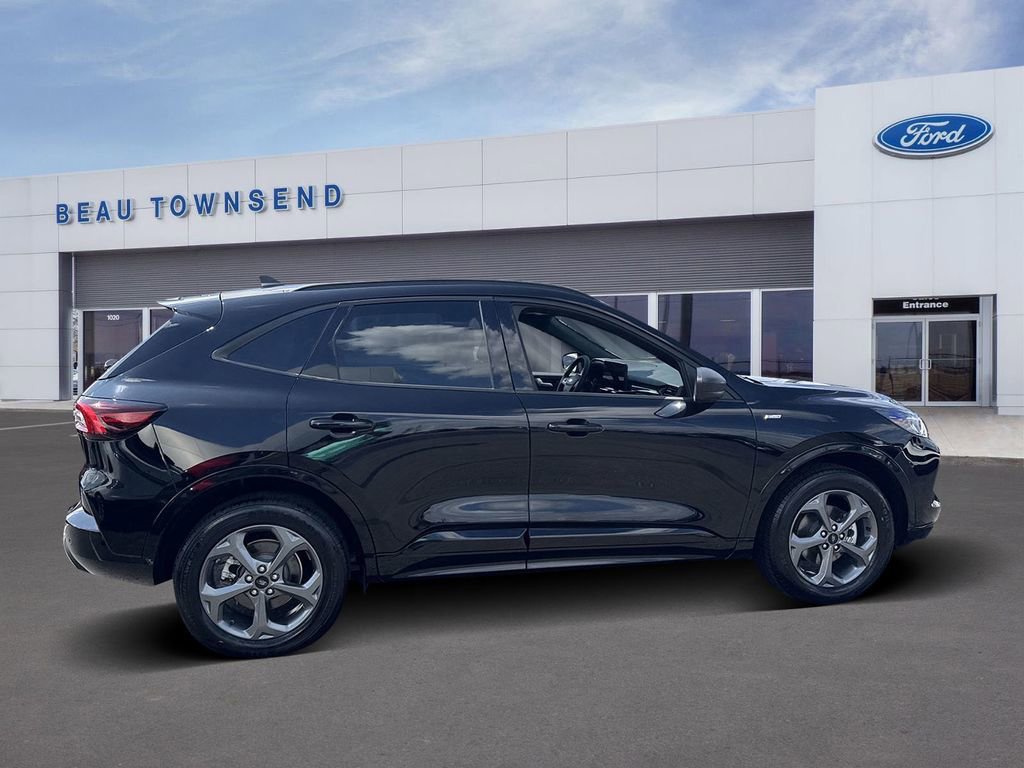 Certified 2023 Ford Escape ST-Line image 6