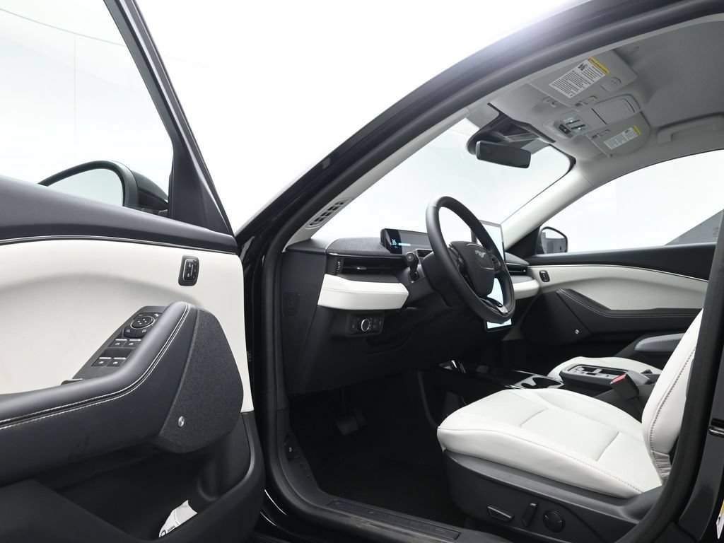 Certified 2025 Ford Mustang Mach-E Premium RWD image 9