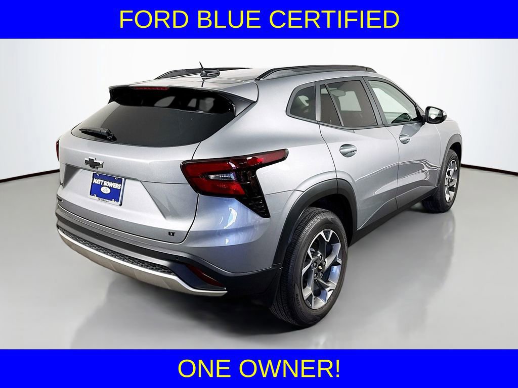 Used 2025 Chevrolet Trax LT w/ Driver Confidence Package image 3