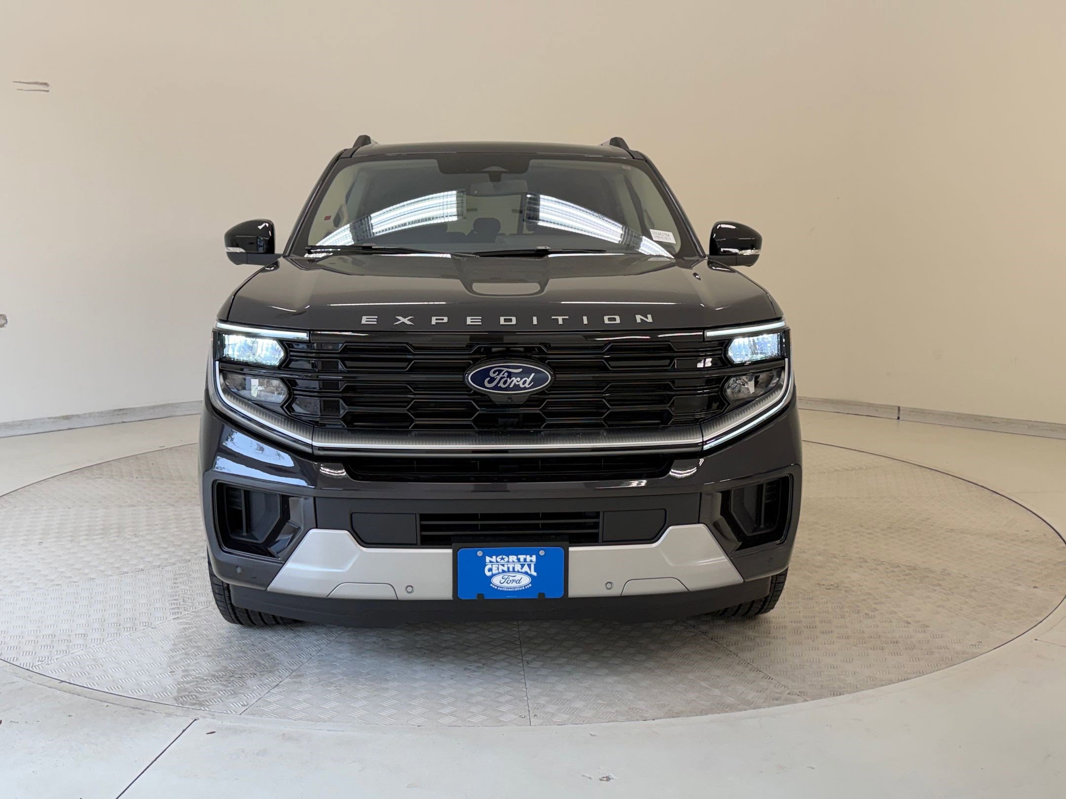 Certified 2025 Ford Expedition Platinum w/ Driver's Package image 9