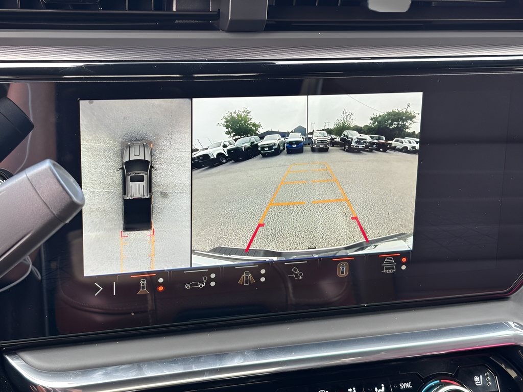 Used 2025 GMC Sierra 3500 Denali Ultimate w/ Snow Plow Prep/Camper Package AWD/4WD image 10