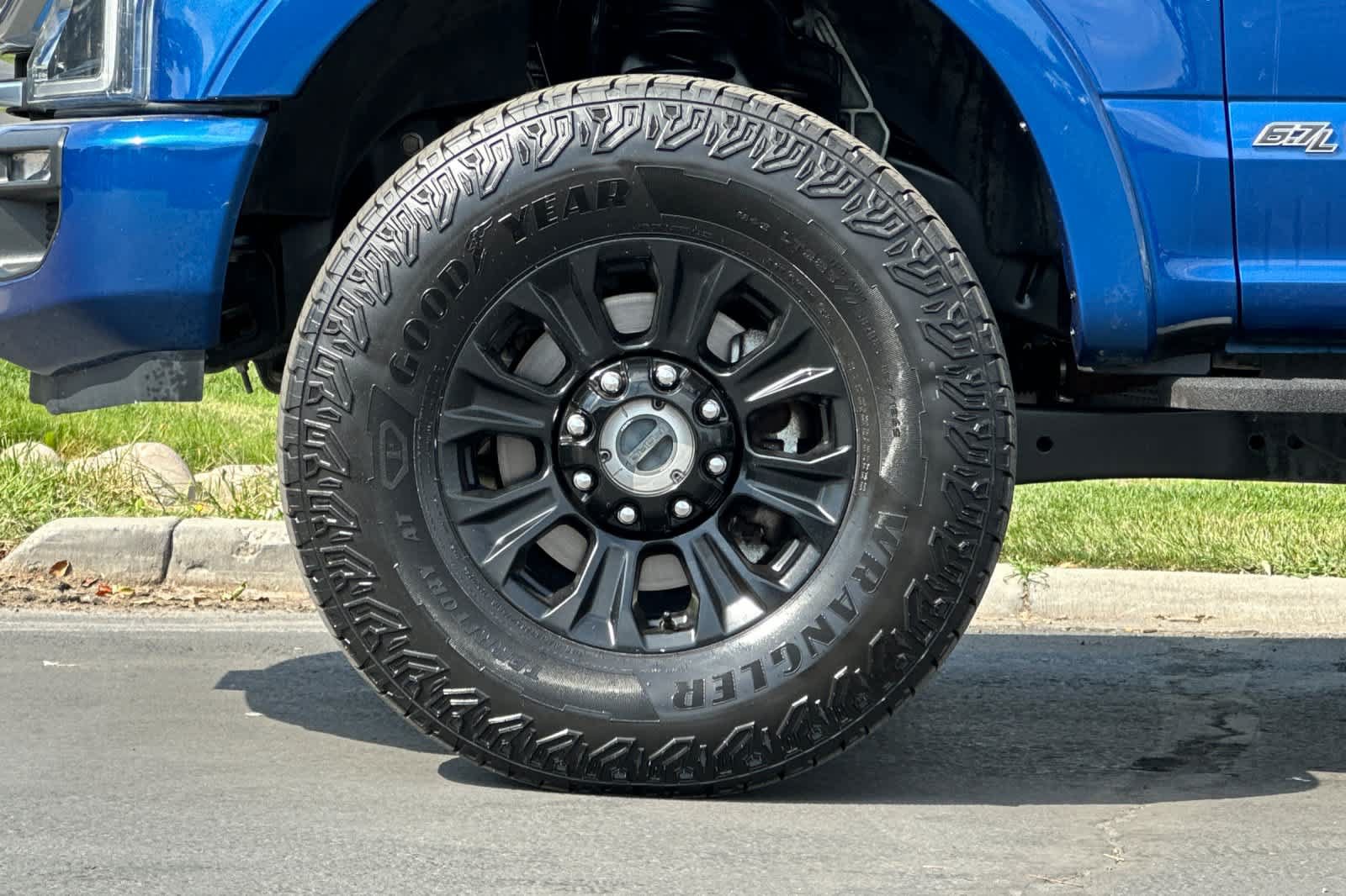 Certified 2022 Ford F250 Platinum w/ Tremor Off-Road Package AWD/4WD image 26