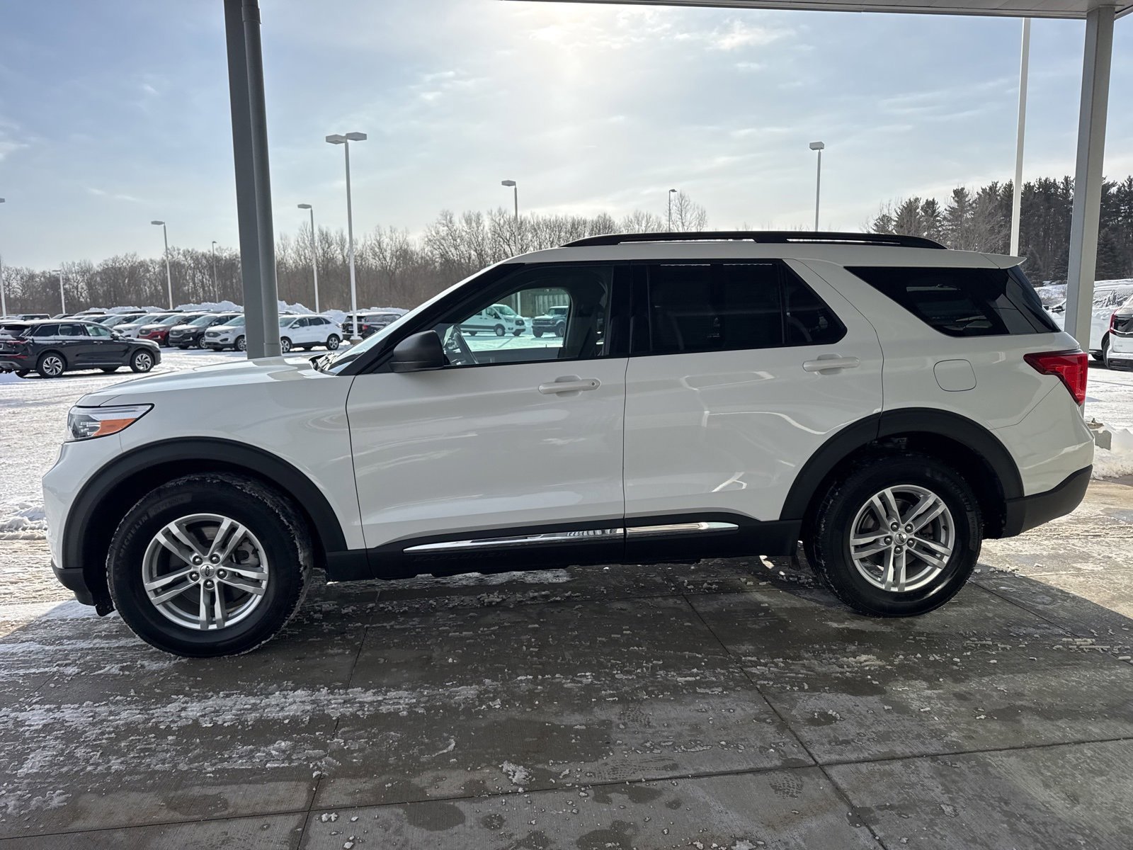 Certified 2023 Ford Explorer XLT image 7