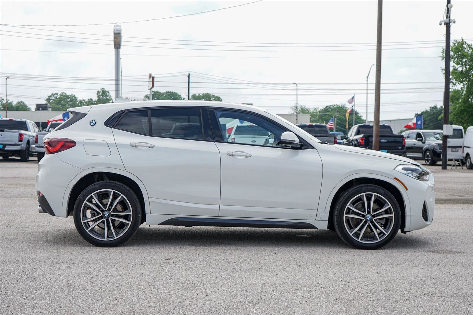 Used 2023 BMW X2 sDrive28i w/ M Sport Package FWD image 4