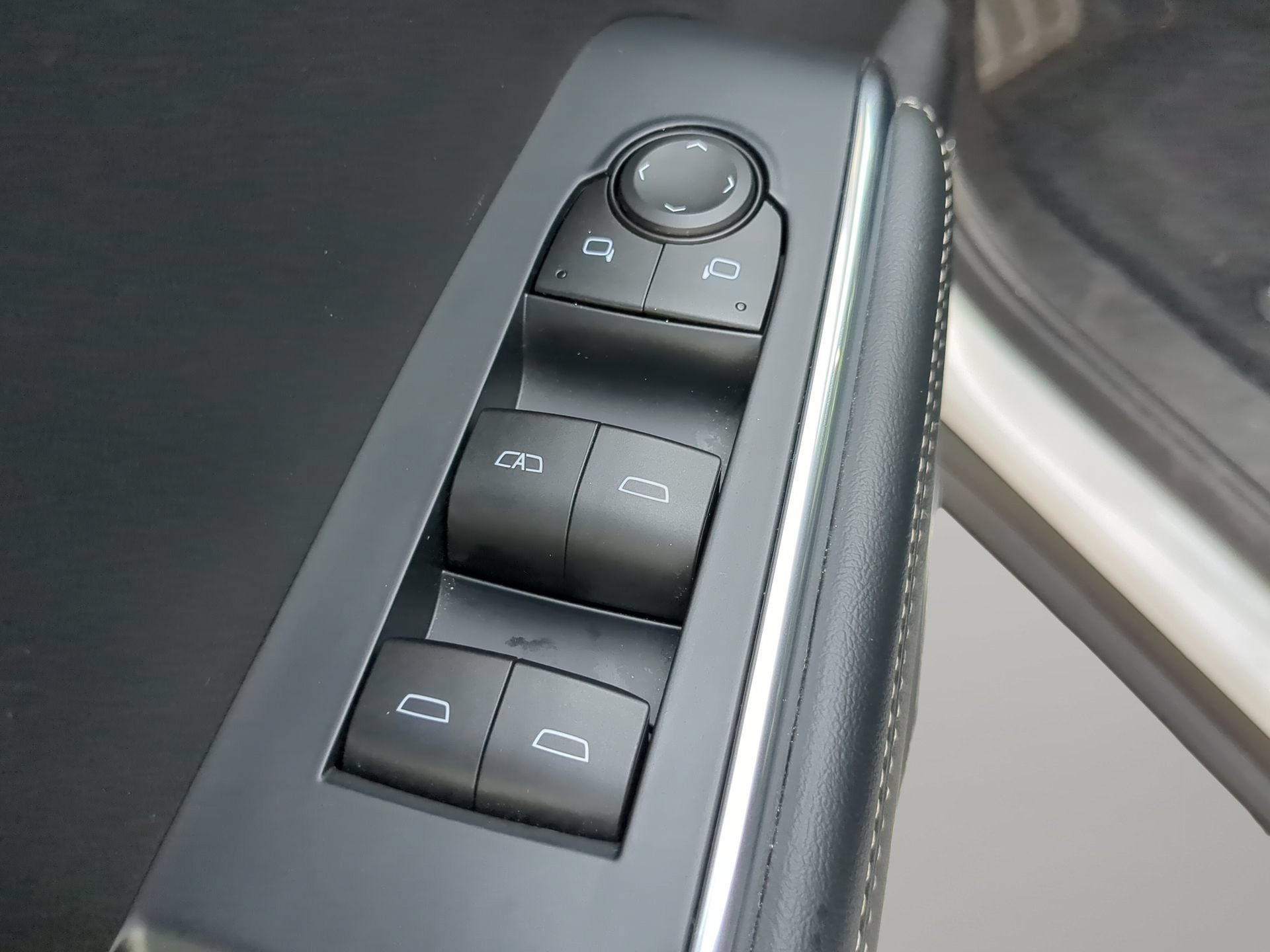 Used 2026 GMC Acadia Elevation FWD image 56