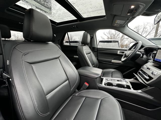 Certified 2022 Ford Explorer XLT w/ Equipment Group 202A image 35
