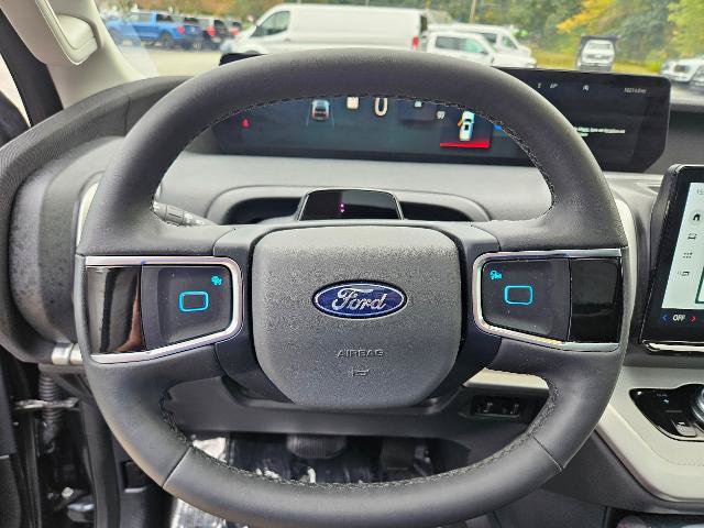 Certified 2025 Ford Expedition Active AWD/4WD image 18