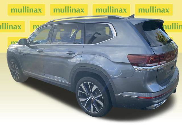 Used 2024 Volkswagen Atlas SEL Premium R-Line image 11