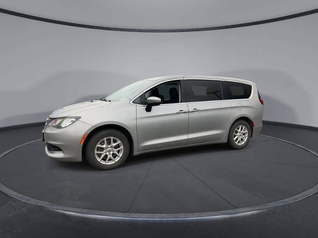 Used 2021 Chrysler Voyager LX FWD image 4