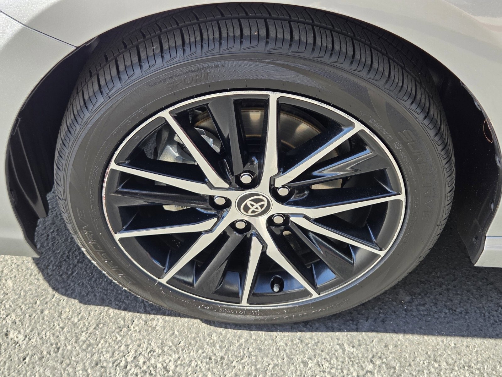 Used 2024 Toyota Camry SE image 9