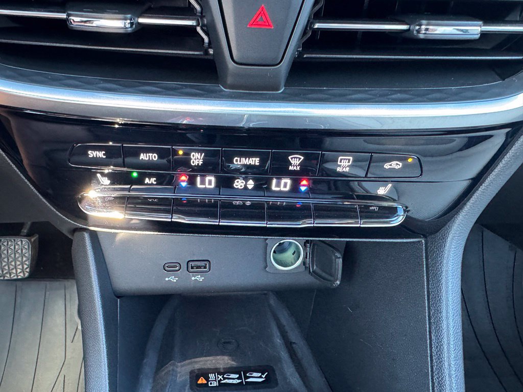 Used 2024 Buick Encore GX Avenir w/ Avenir Technology Package FWD image 19