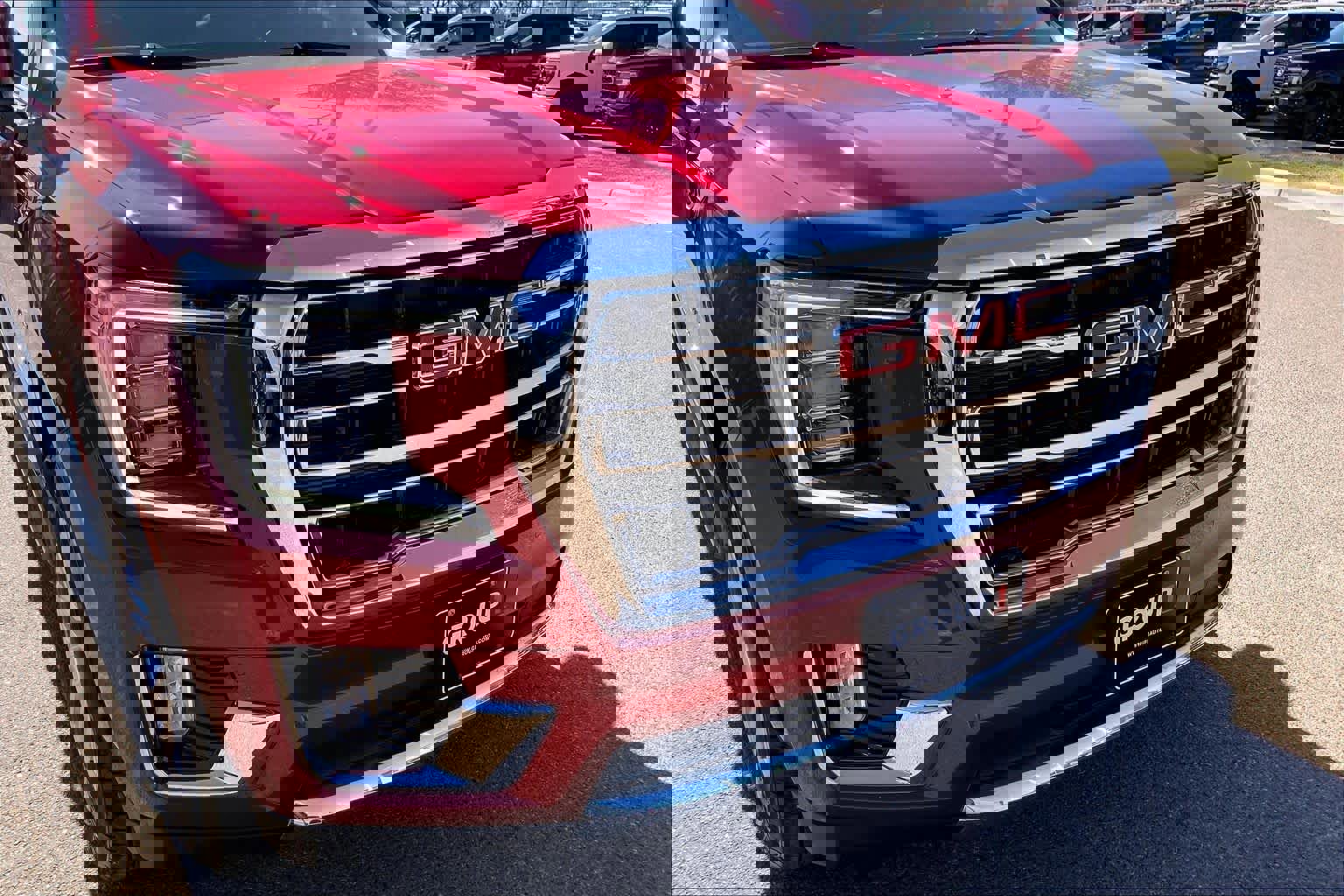 Used 2024 GMC Yukon SLT w/ SLT Premium Package image 30