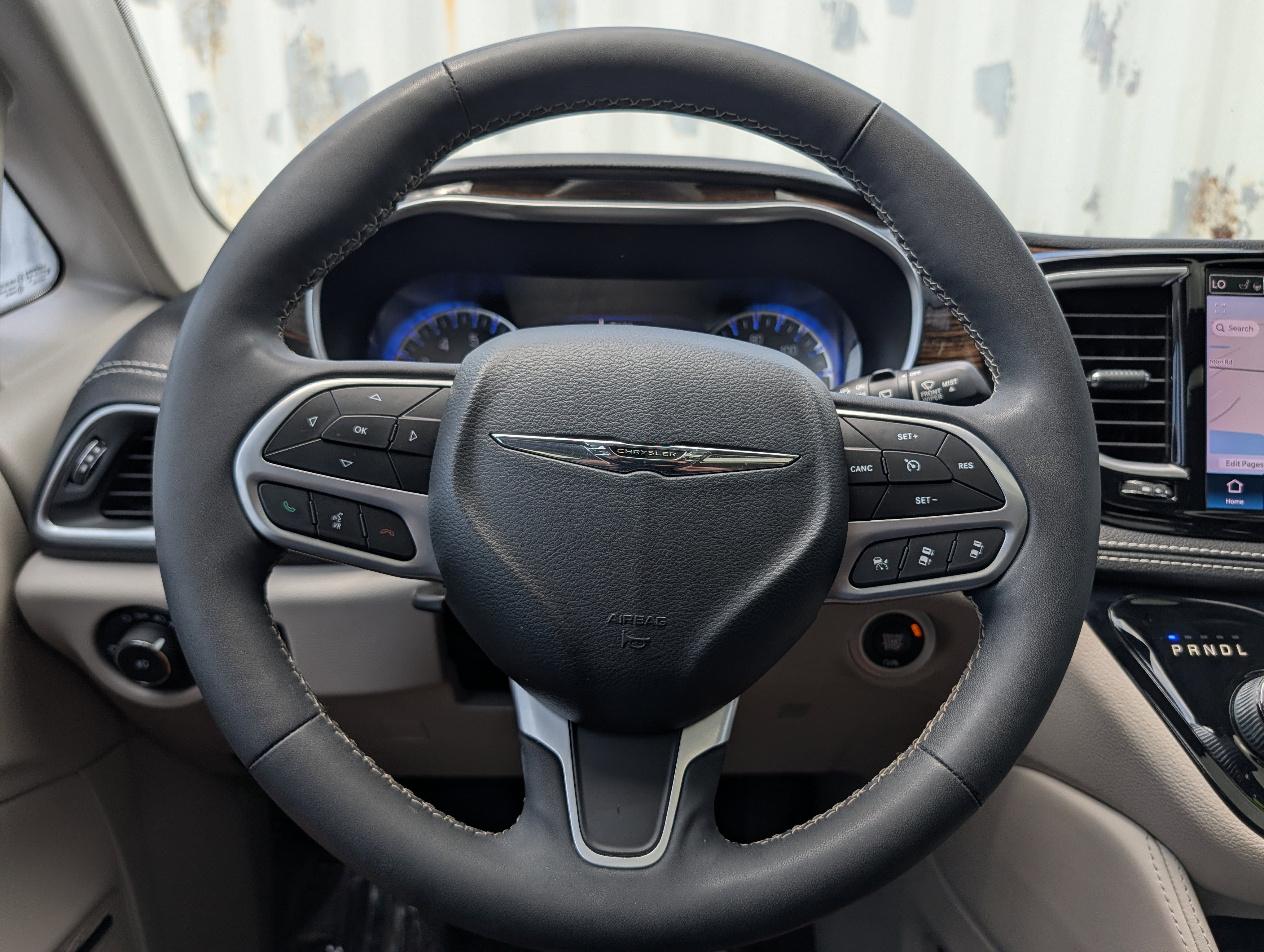 Used 2022 Chrysler Pacifica Limited image 29