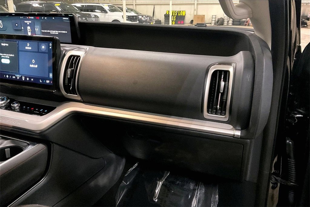 Certified 2025 Ford Expedition Max Active image 15