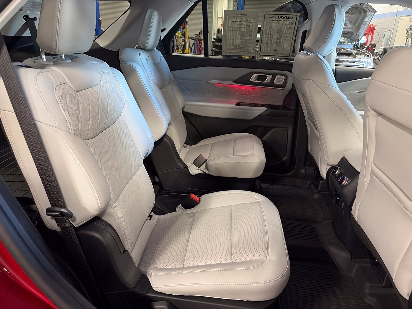 Certified 2025 Ford Explorer Platinum w/ Ultimate Package AWD/4WD image 19